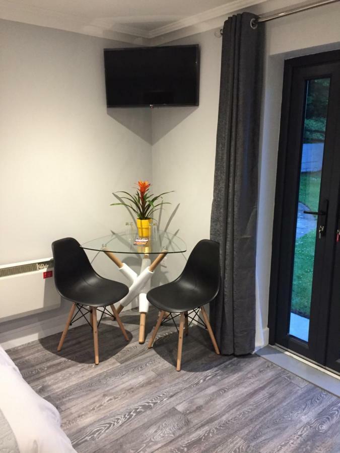 Tudor Lodge Guest Accommodation Bunratty Esterno foto