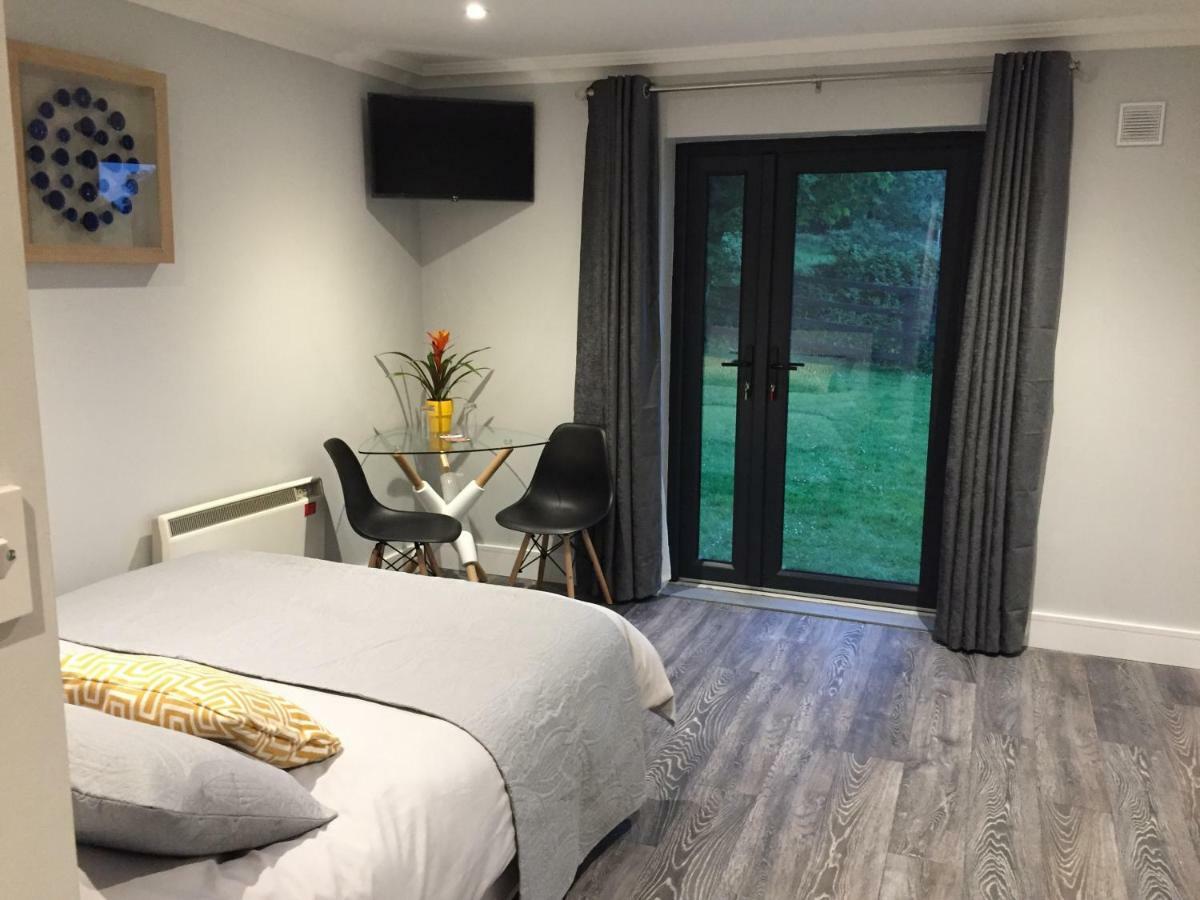 Tudor Lodge Guest Accommodation Bunratty Esterno foto