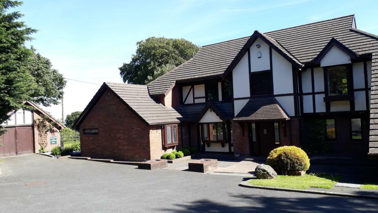 Tudor Lodge Guest Accommodation Bunratty Esterno foto