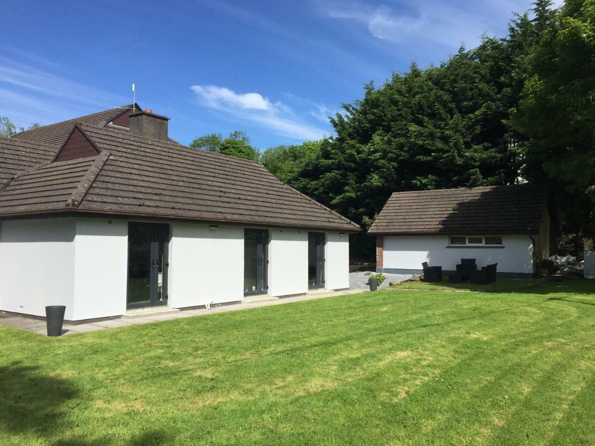 Tudor Lodge Guest Accommodation Bunratty Esterno foto
