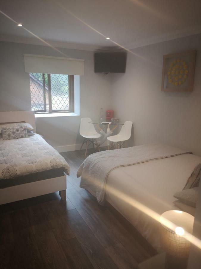 Tudor Lodge Guest Accommodation Bunratty Esterno foto