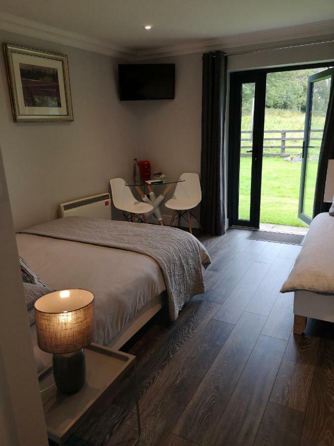 Tudor Lodge Guest Accommodation Bunratty Esterno foto